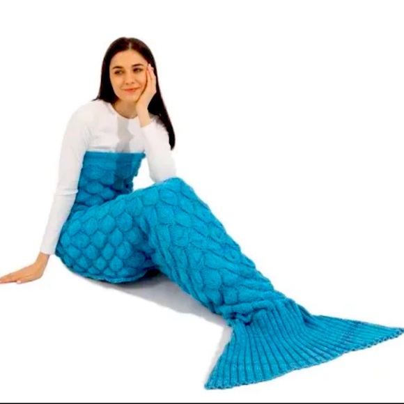 Adult Mermaid Blanket - Picture 1 of 3
